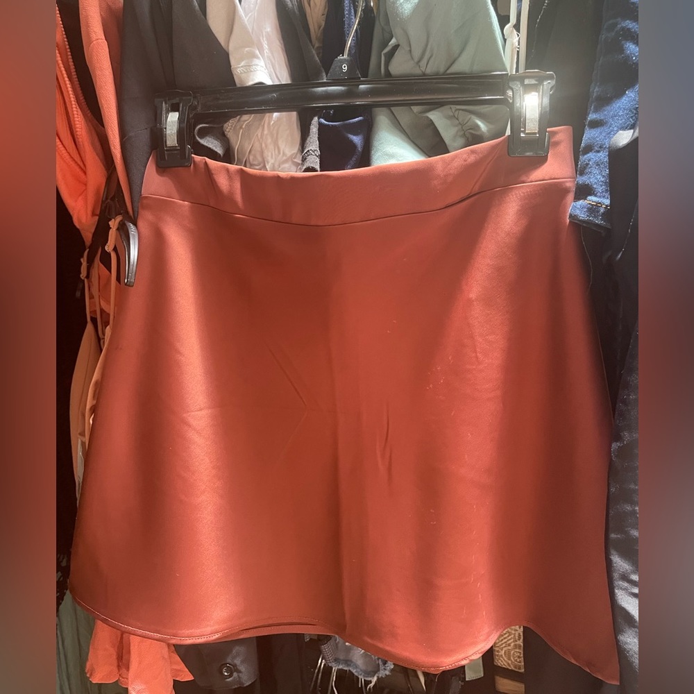 Forever 21 Satin Skit new without tags